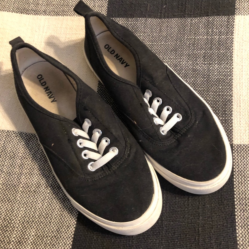 Old Navy girls sneakers
